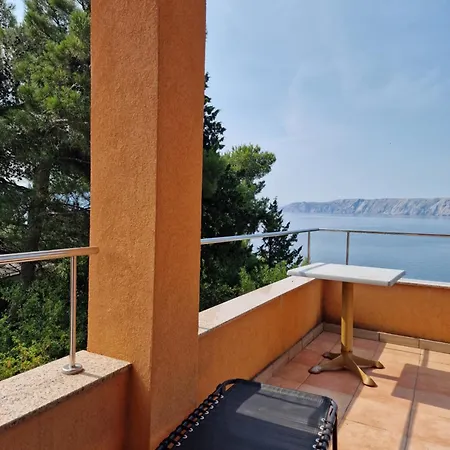 Blue Seagull - Seafront Apartment *